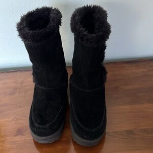 White Mountain Black Women’s Fully lined with Faux Fur Winter Boots Size 9.
